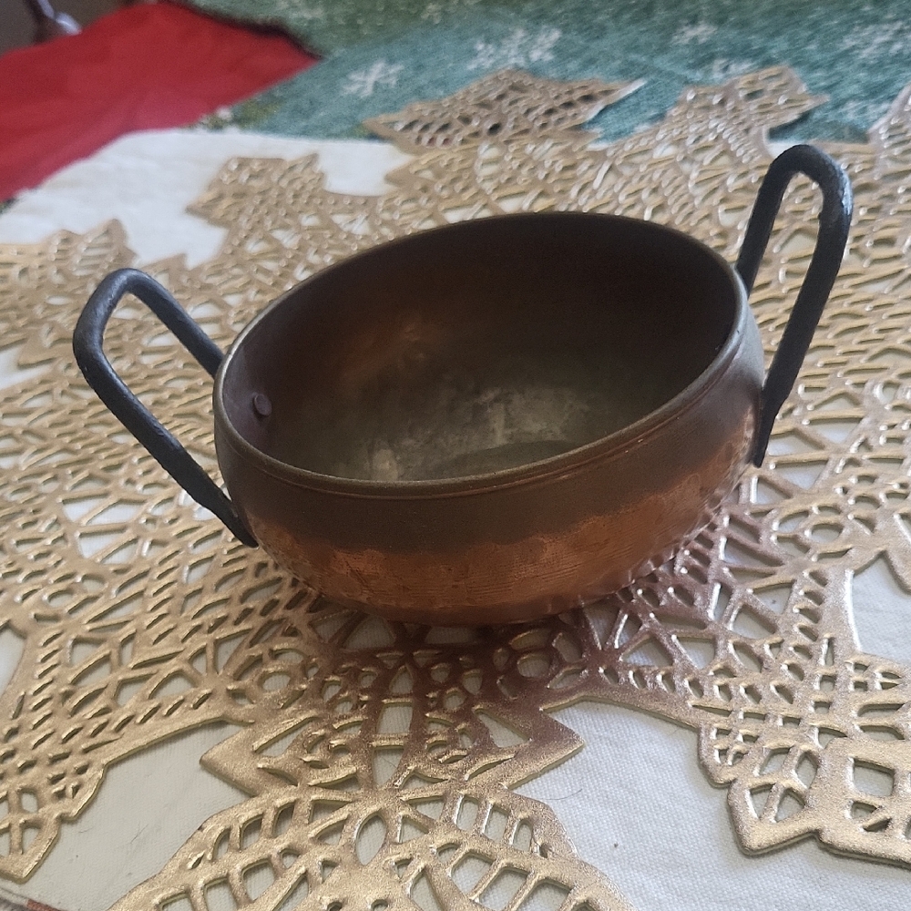 Vintage Copper Bowl with Black Handles
